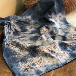 BLUE TIE DYE BANDANA